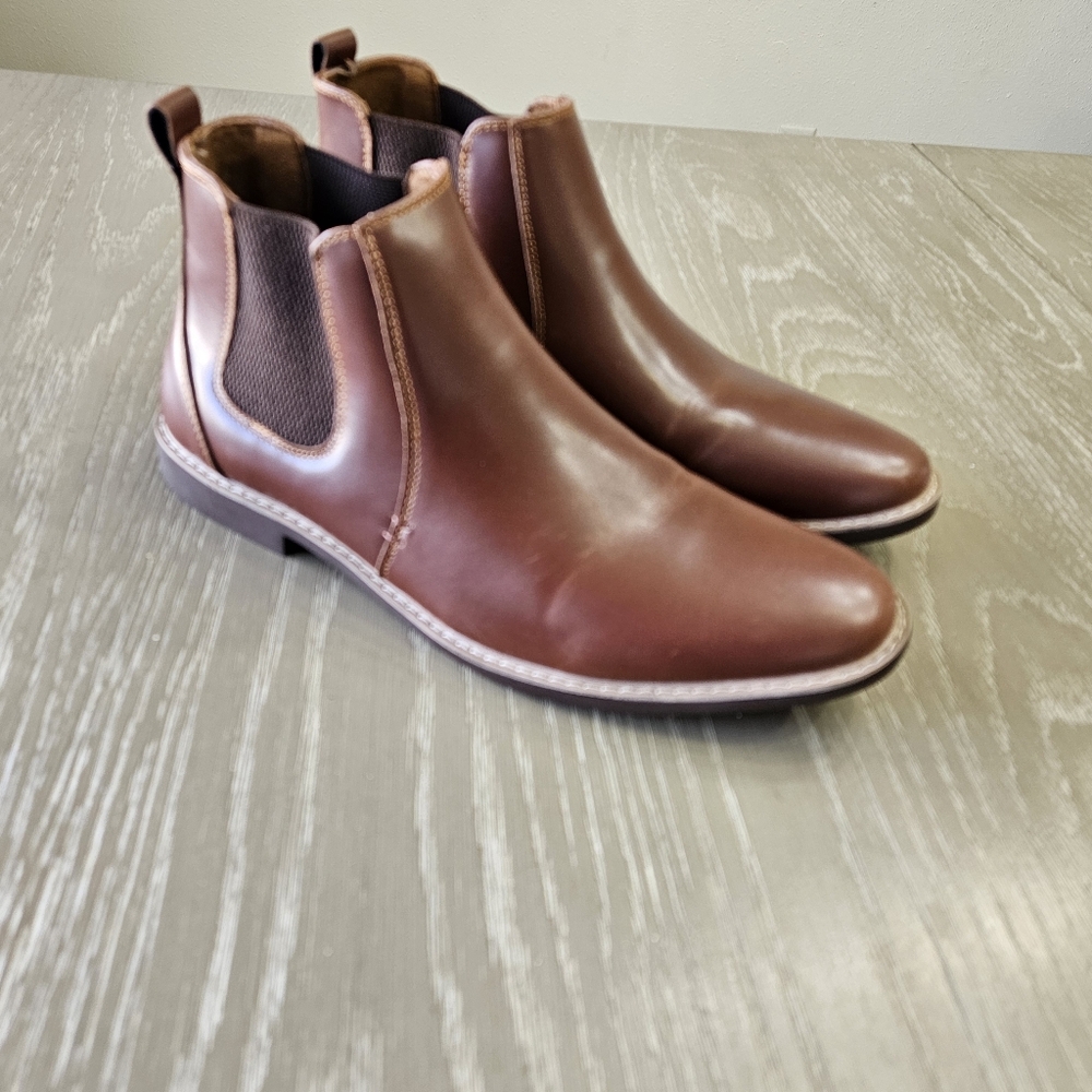 Deer Stags Boy's Zane Memory Foam Size 10.5 Chelsea Boot, Redwood/Dark Brown